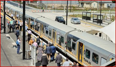 Te Huia train banned from central Auckland after safety incidents