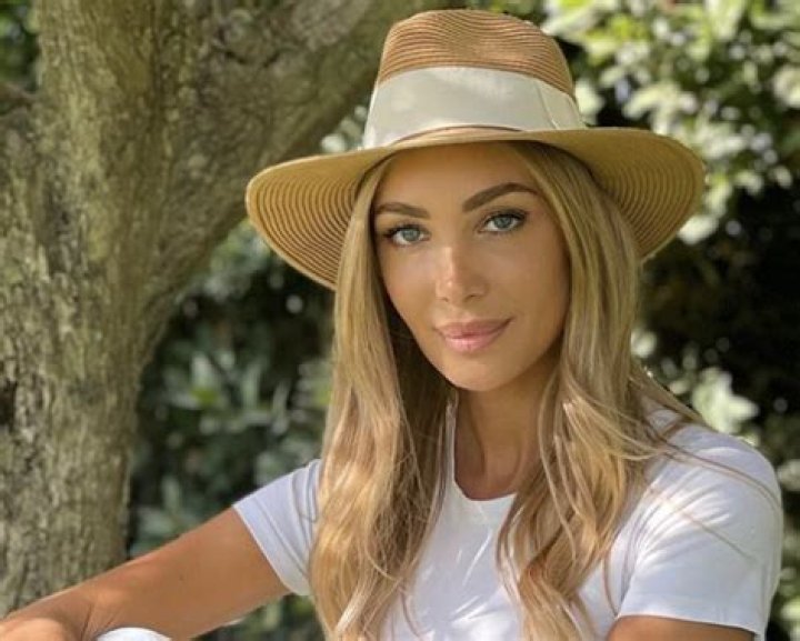 Laura Cremaschi in Bathing Suit is "Thinking of You" — Celebwell