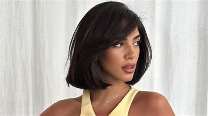 Melissa Martínez in Bathing Suit Says "Everything is Profit" — Celebwell